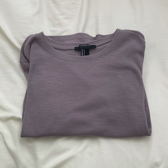 Simple Neutral Tee - Picture 2 of 3